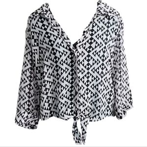 No Boundaries Geometric crop top